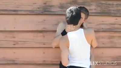 Гей порно онлайн с трахающимися у бассейна парнями