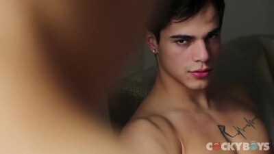 Романтика и секс двух красивых геев