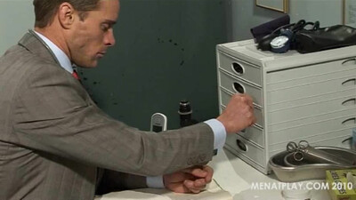 Врач после осмотра жадно отсосал могучий стояк симпатичного пациента