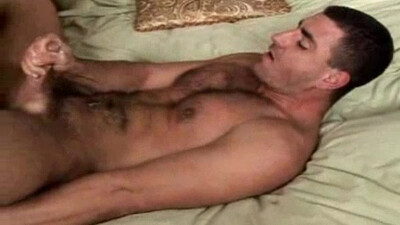 Друг застукал парня за дрочкой и жёстко выебал его в очко