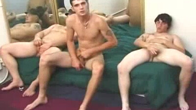 Горячие юнцы страстно оттрахали толстого дедушку раком!