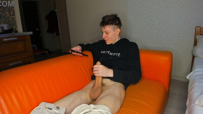 Звезда Twink случайно выдавила стержень — и вот такой мощный выброс семени, что мало не показалось