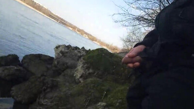 Шокирующее видео: Джон Артин демонстрирует свою красоту и мочится на улице — эротическое азиатское порно с изящным юношей