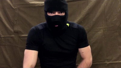 Русский бандит жестоко унижает и трахает гея! Грязный секс с семенем на лицо